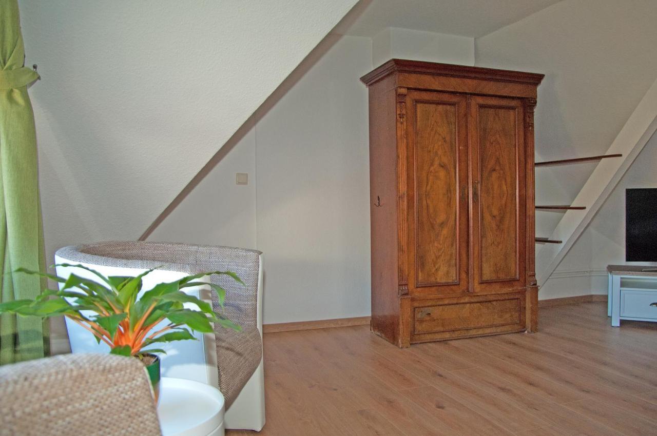Wg Bernstein - Reetdachhaus - Ruhe Und Seeblick Sellin  Dış mekan fotoğraf